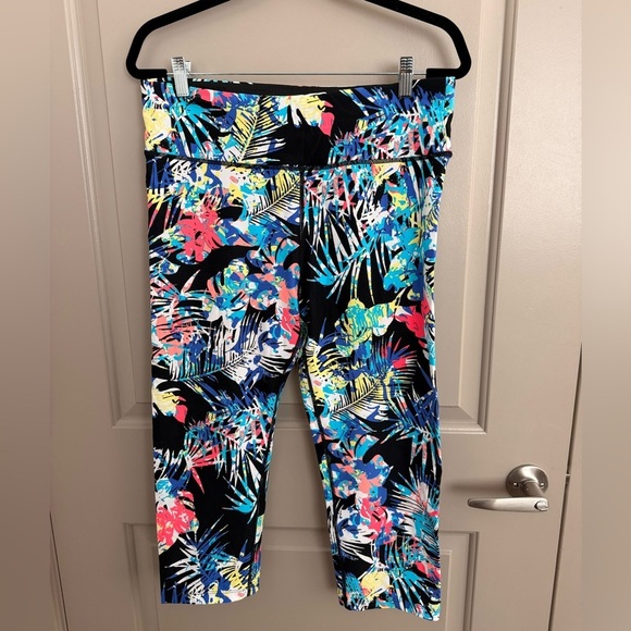 Calvin Klein Performance leggings. Black, white, teal, orange. Size XL Capri - Picture 2 of 7